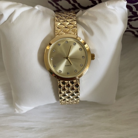 NEW GOLD Crystal Dial Fashion Bracelet Watch - Picture 7 of 9